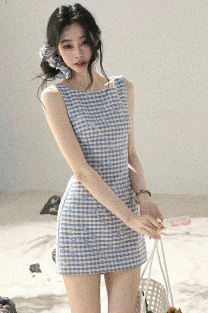 Robe d’été à carreaux avec broderie