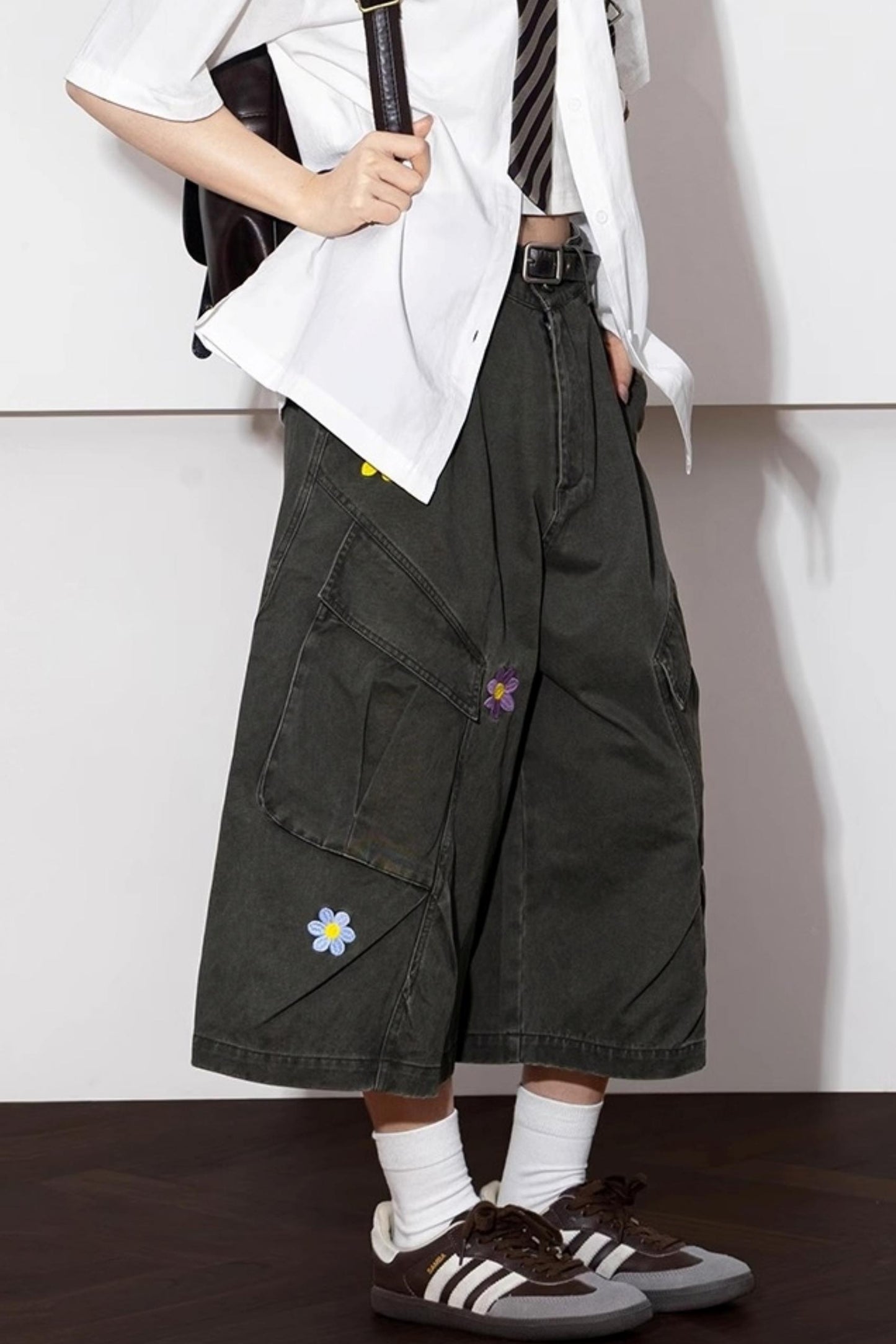 Floral Embroidered Wide-Leg Shorts