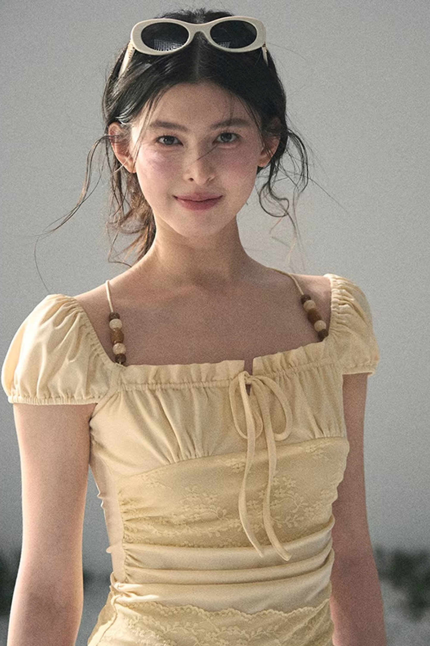Haut dos nu en dentelle de rêve