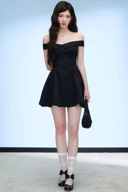 Elegant Off-Shoulder Pleated Dress