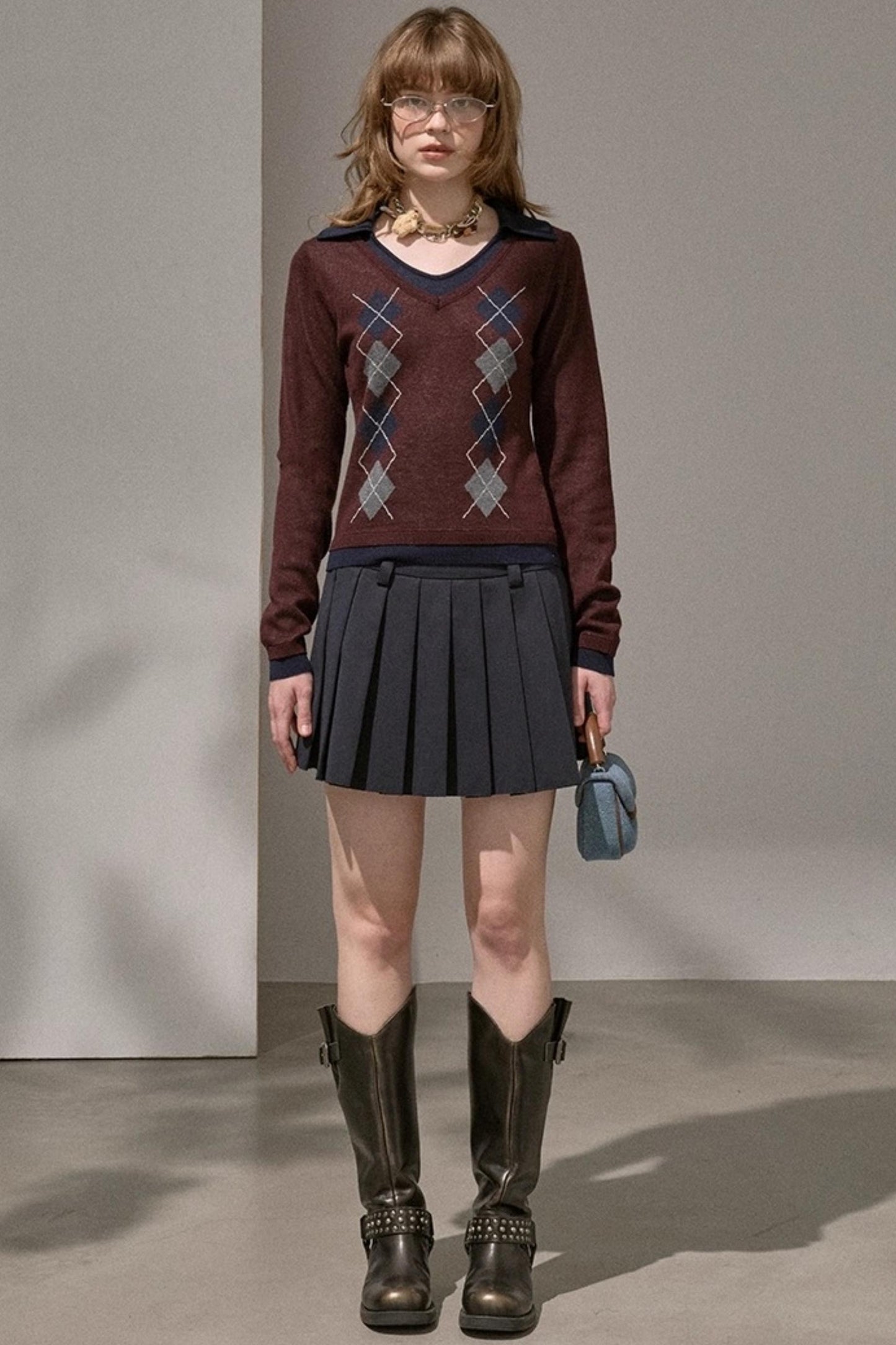 Contrast V-Neck Pullover