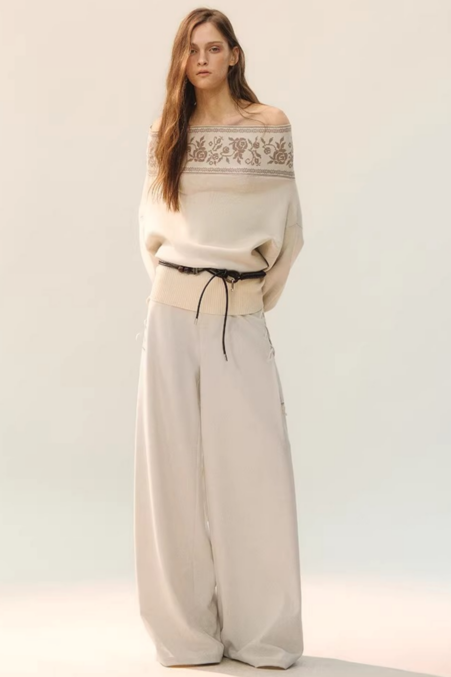 Pantalon large drapé à nouer sur le côté