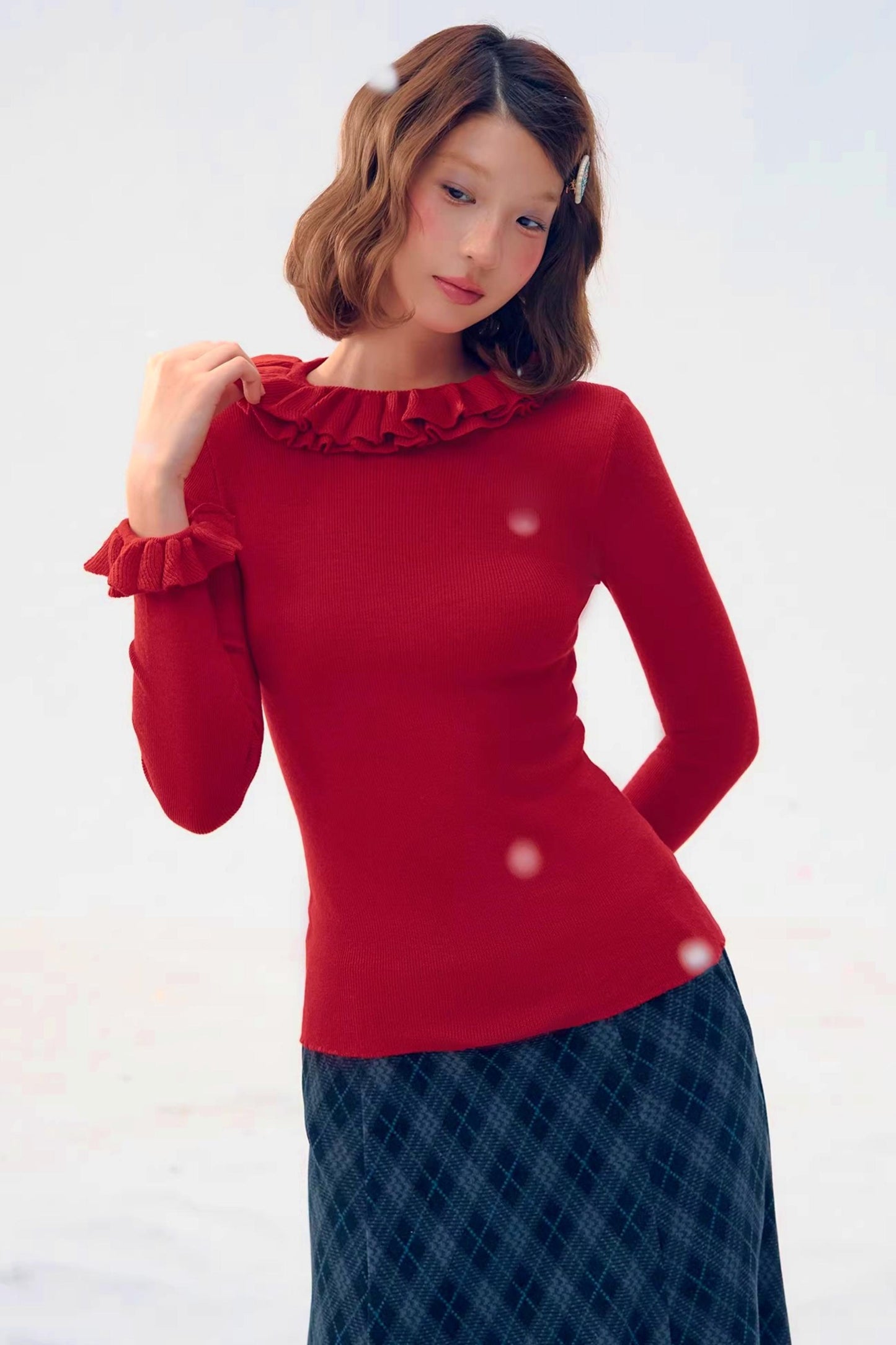 Three-Dimensional Lace Knit Slim Top