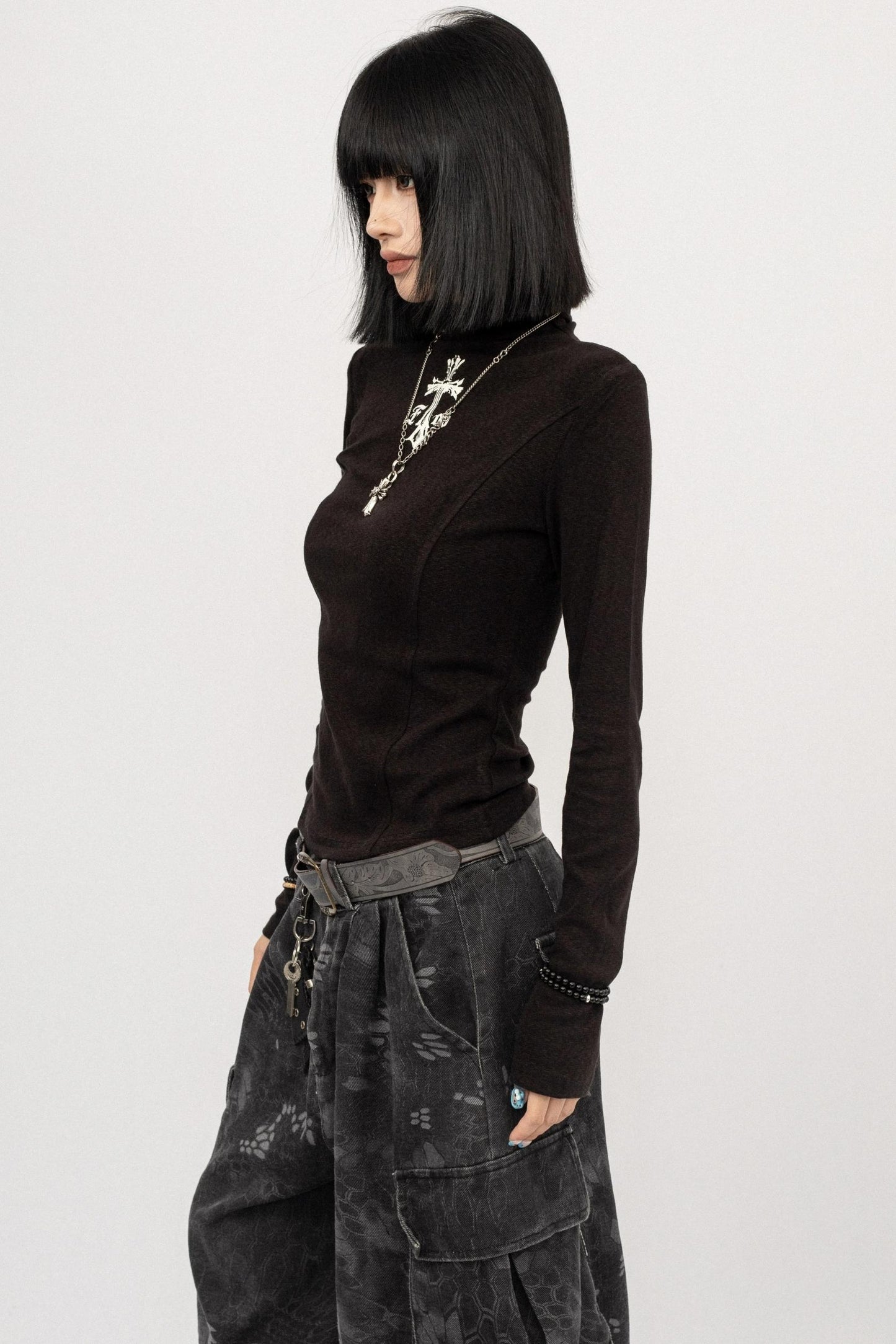 Autumn Vintage Spice Black Shoulder T-Shirt