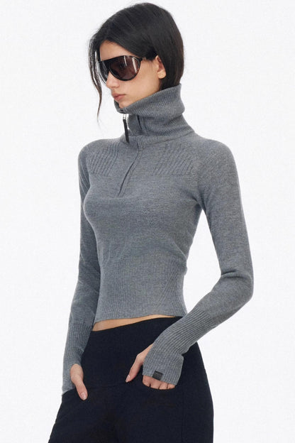 Half-Turtleneck Zip-Up Knitted Design Top
