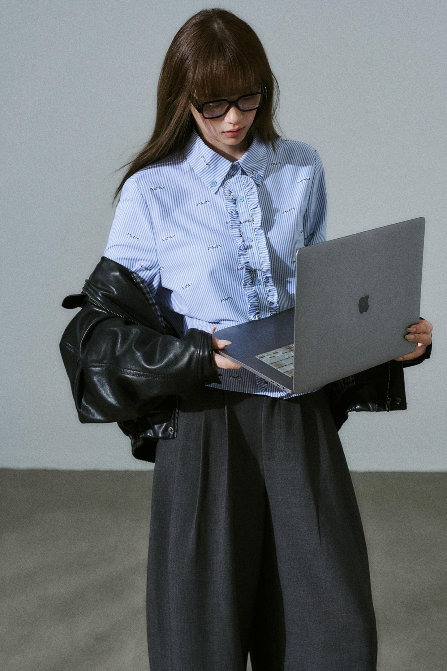 Soft Minimal Shoulder Top