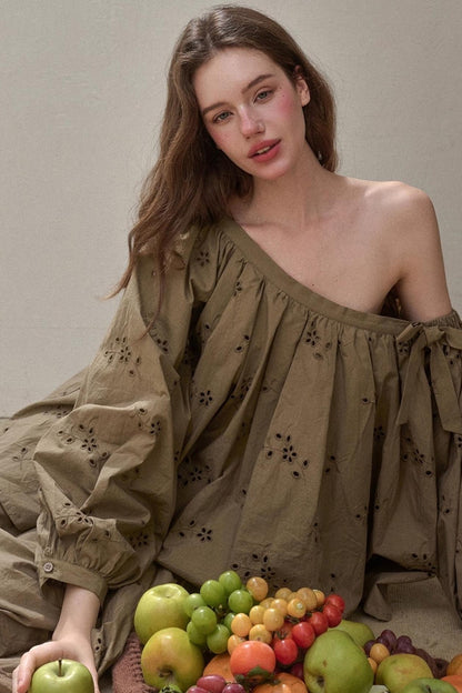 Embroidery Elegant Slanted Shoulder Skirt Set-Up