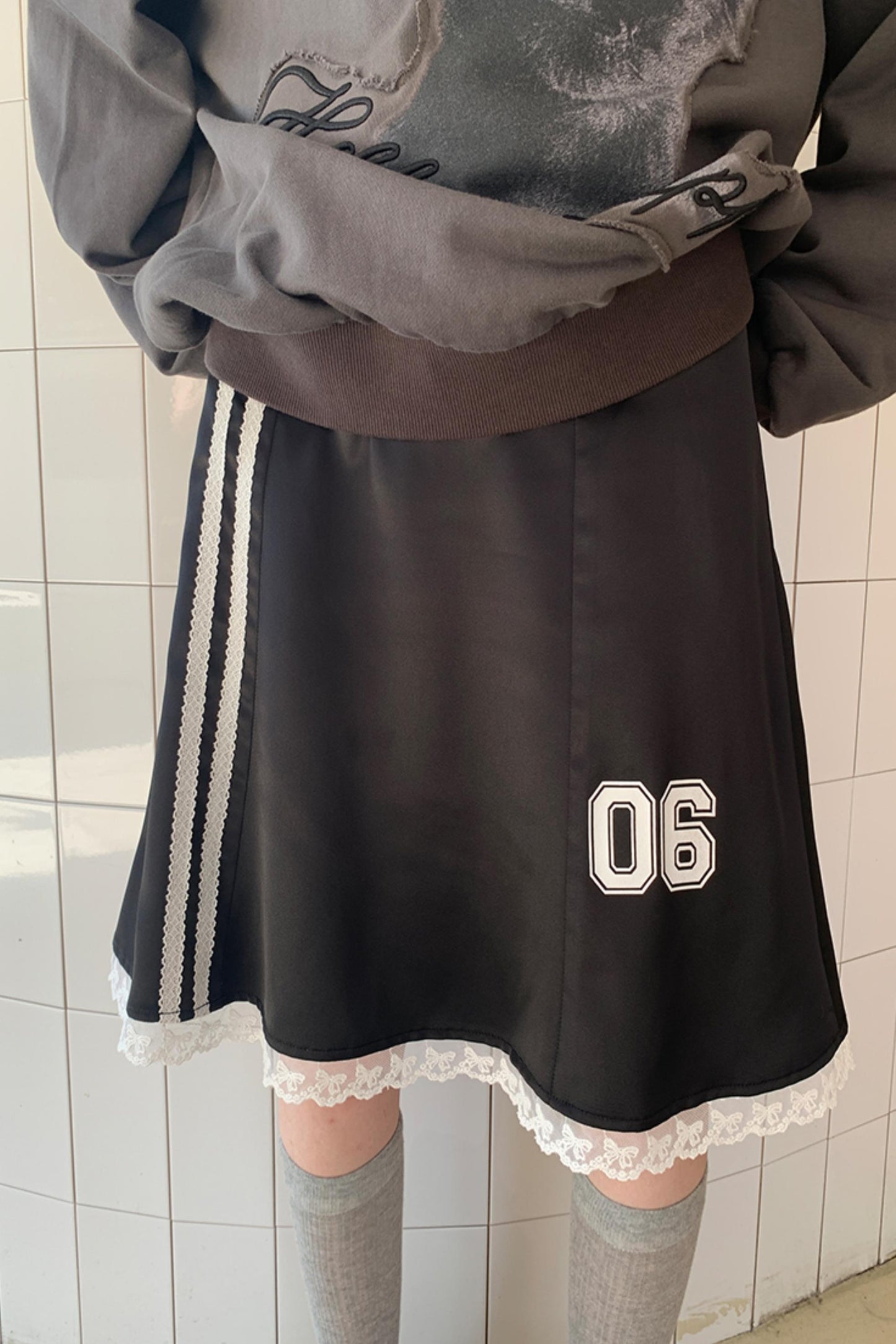 Sporty Digital Badge Lace Satin Skirt