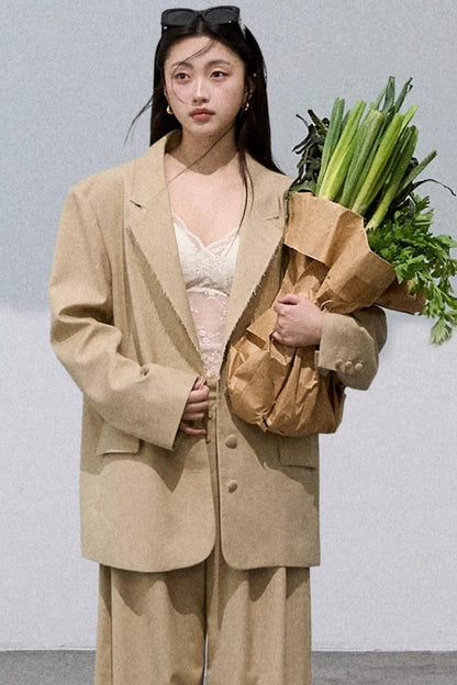 Wide-Shouldered Textured Khaki Short Jacket