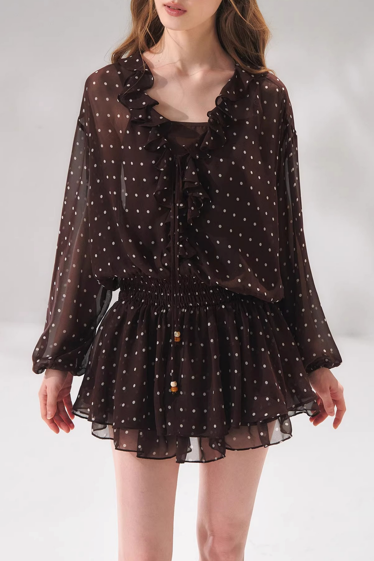 Ensemble robe en mousseline à volants et perles