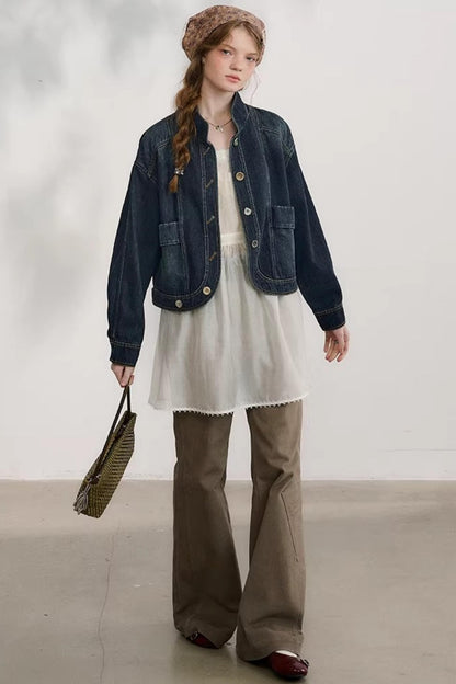 밤색 손으로 말아 올린 플레어 팬츠