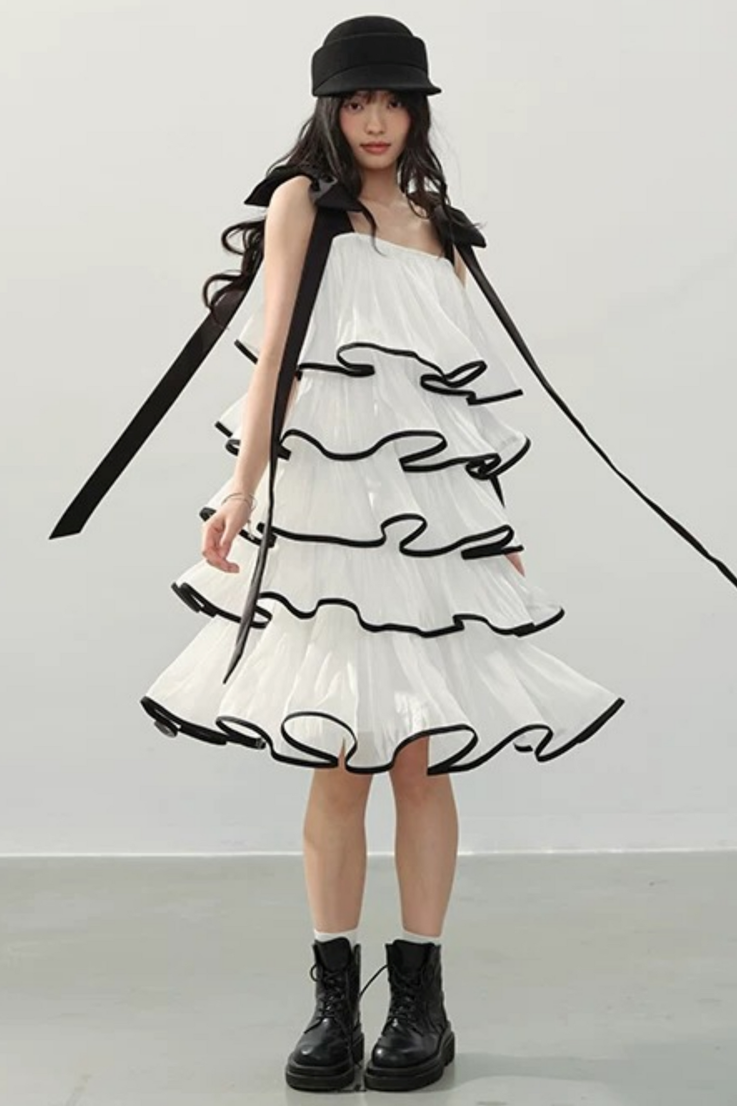 Abito con Fiocco Bianco e Nero