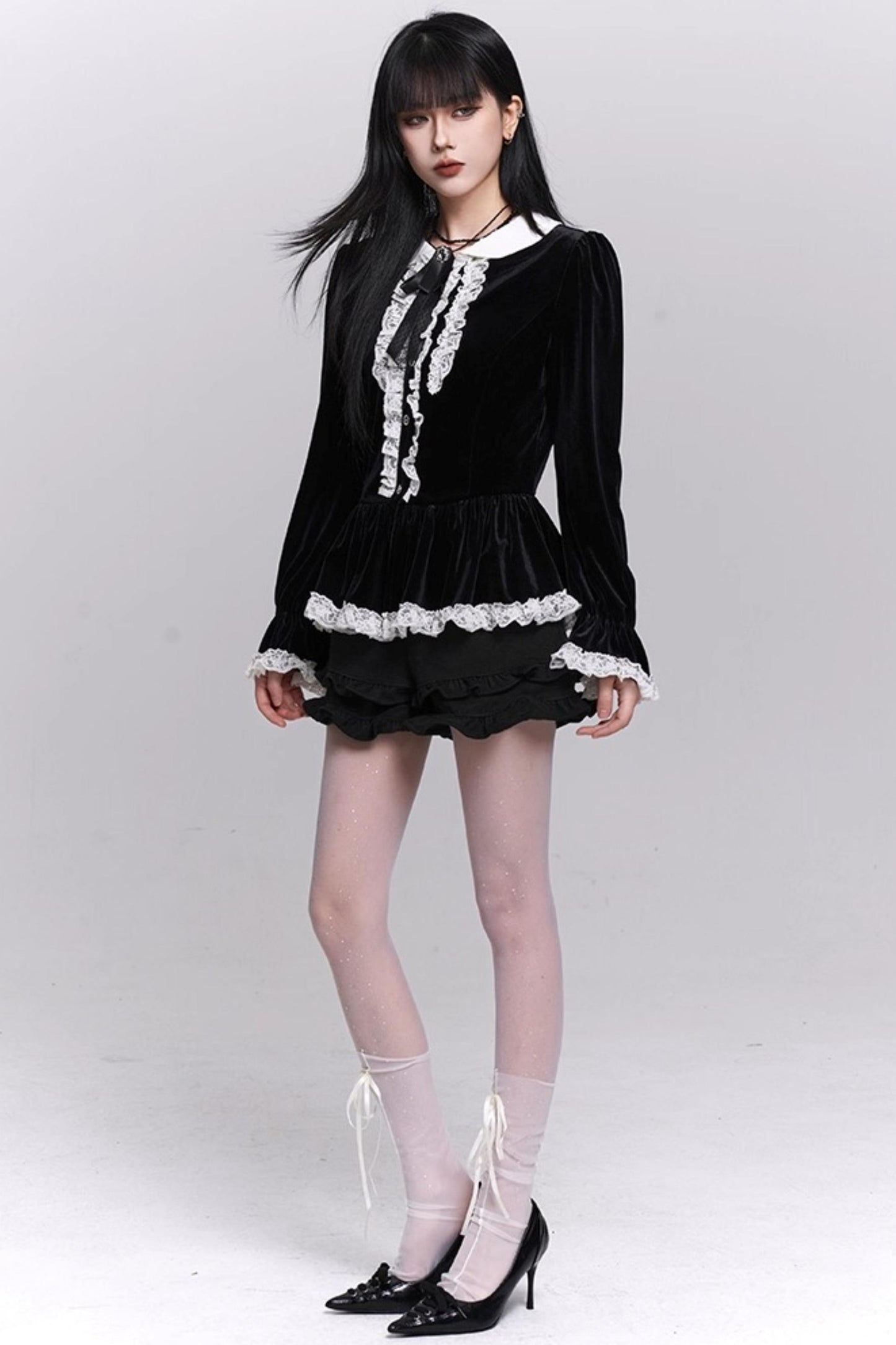 Ruffled Woolen Boot Shorts