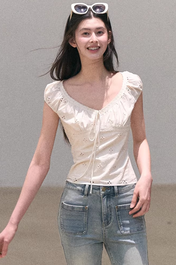 Embroidered Lace Puff Sleeve Top