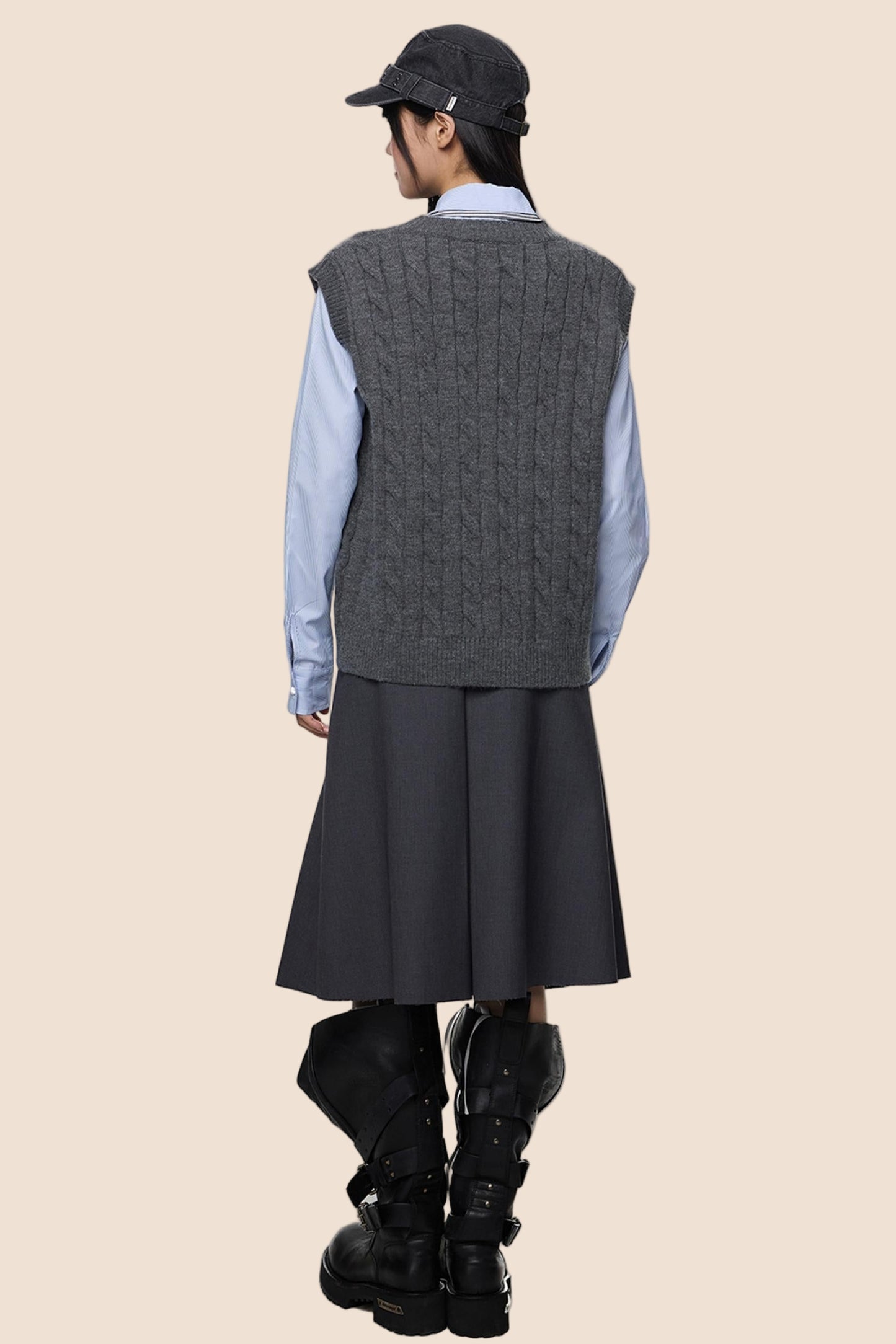 Twisted Flower V-Neck Knit Vest