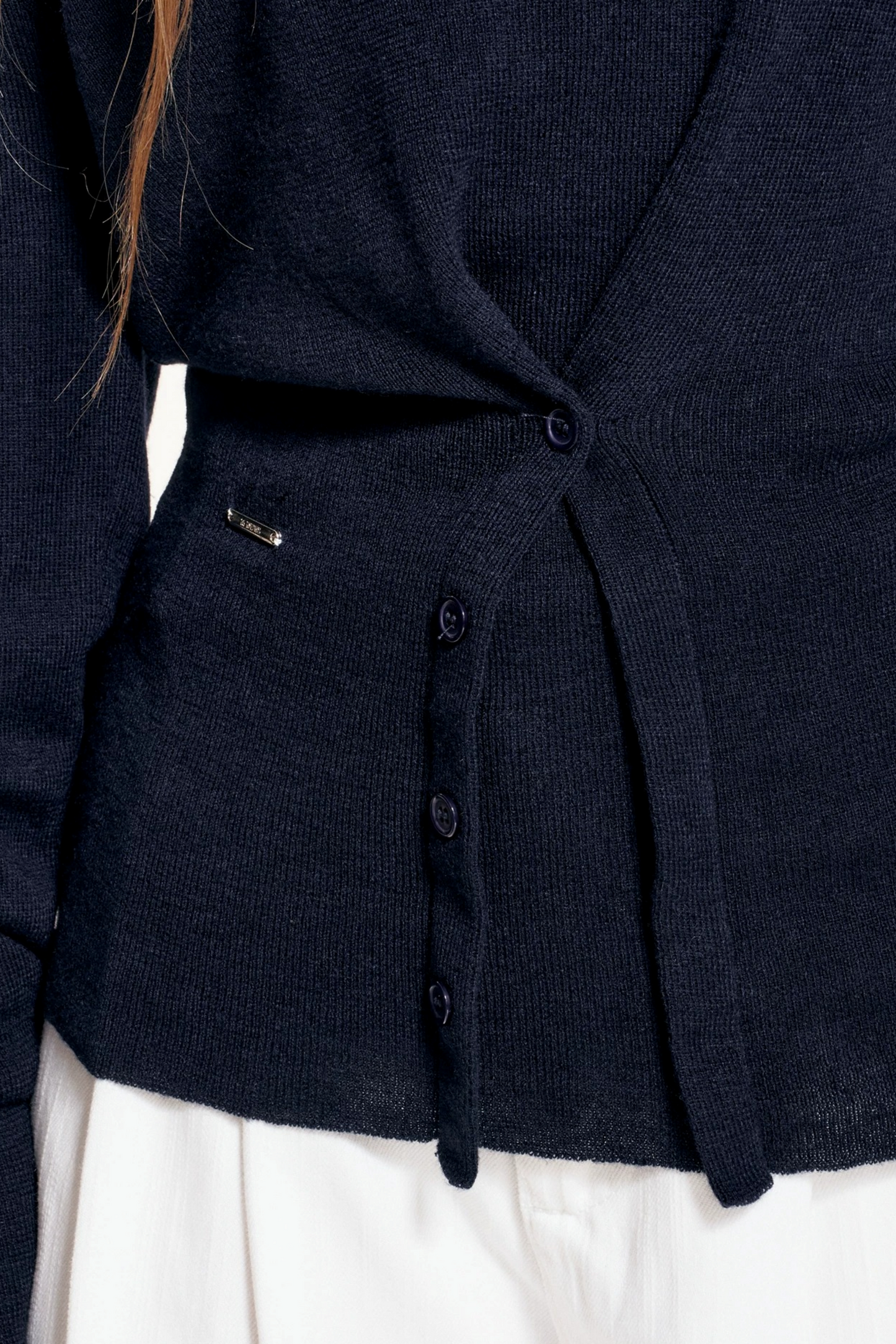 Schulterfreier Drapier-Strickpullover