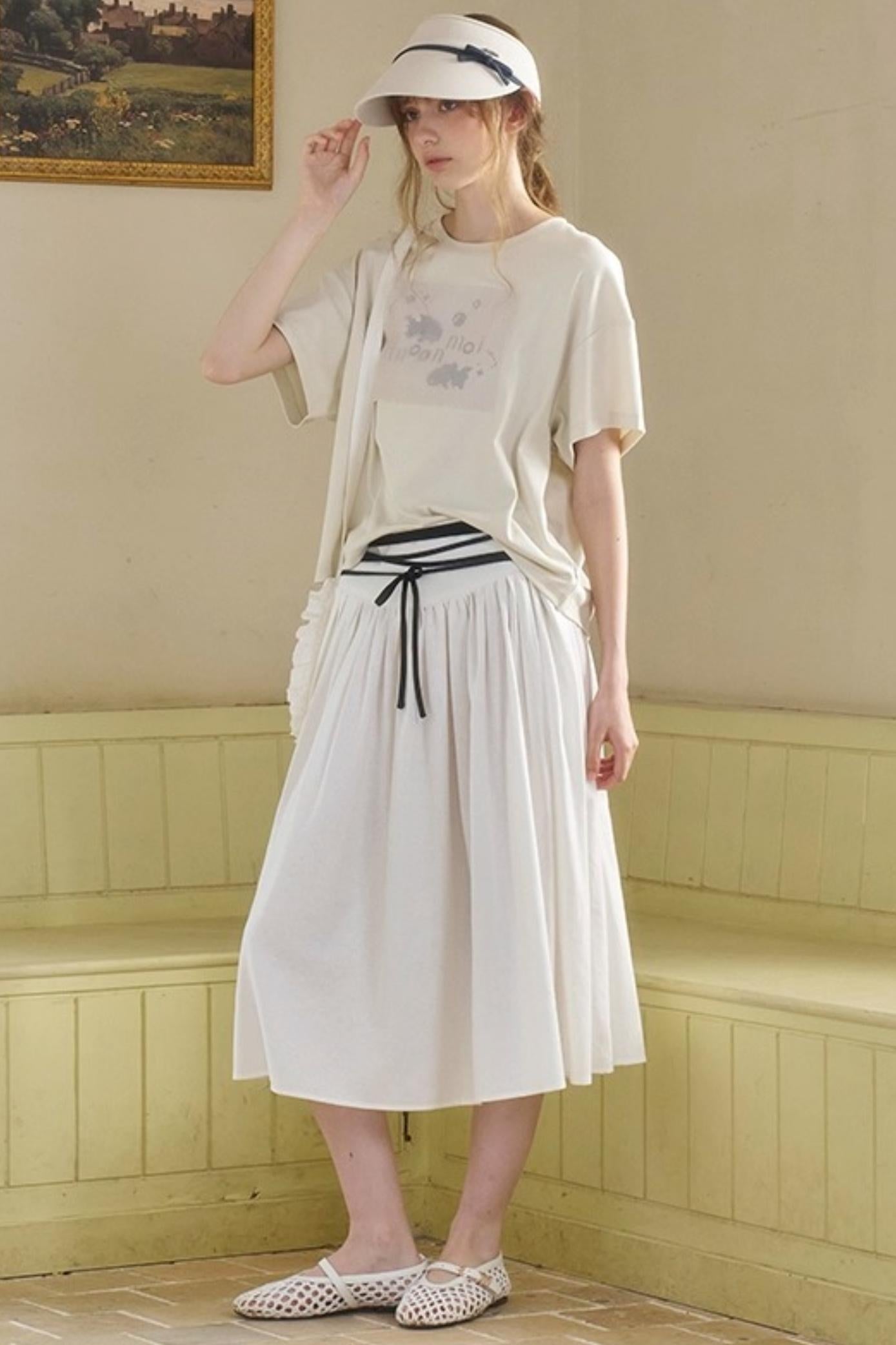 Wandering Fish Embroidered T-shirt