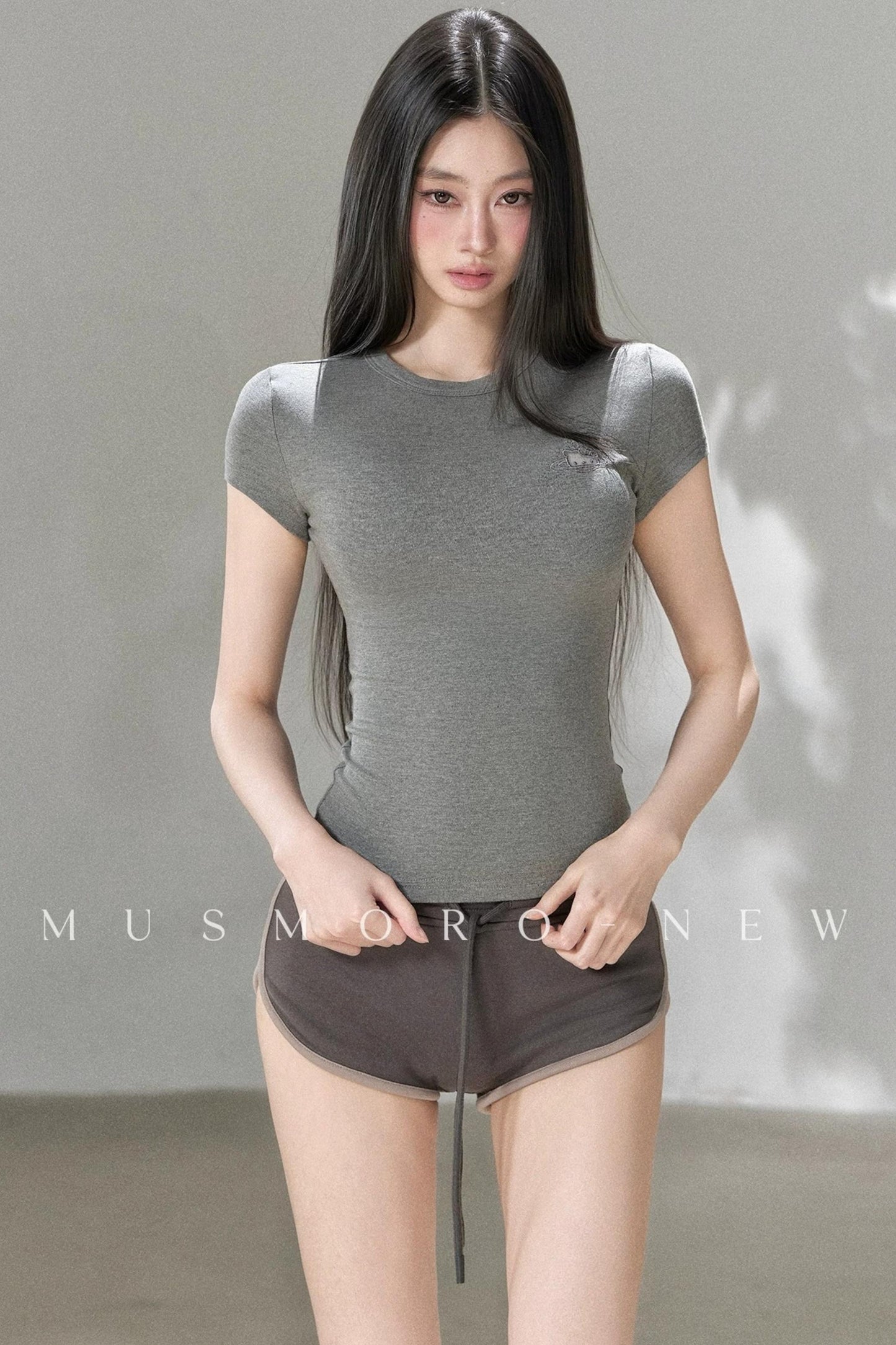 Top in maglia traforata ricamata
