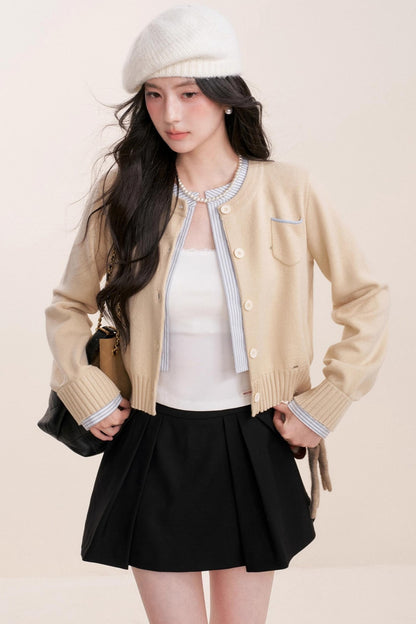 Chic Wool-Blend Cropped Cardigan