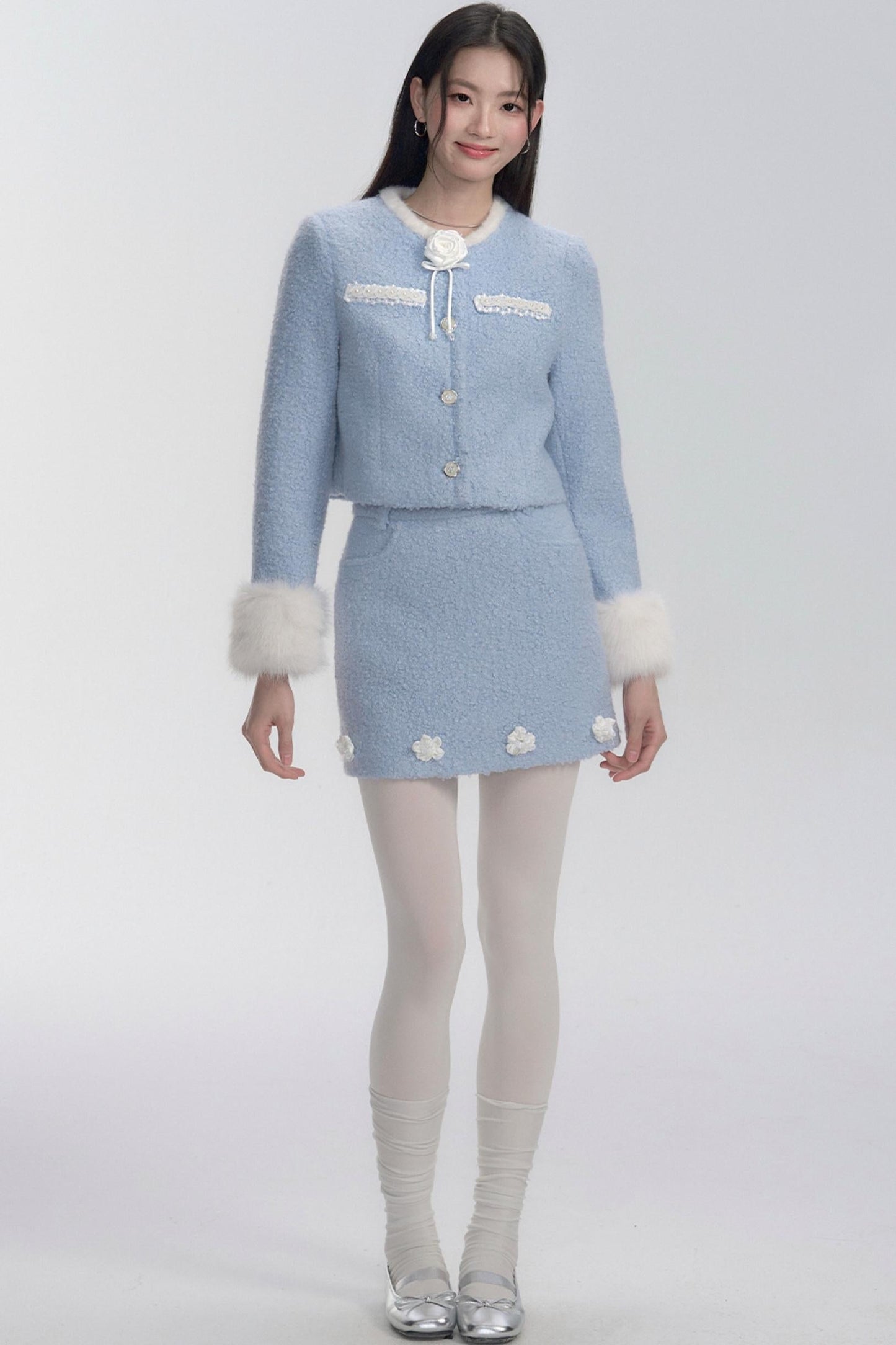 Blumengeschmückter eleganter Anzug-Set 