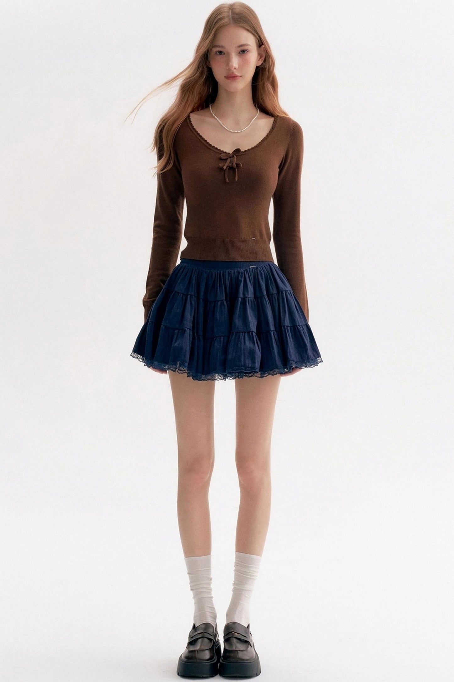 Bow Wavy Lace U-Neck Slim Top