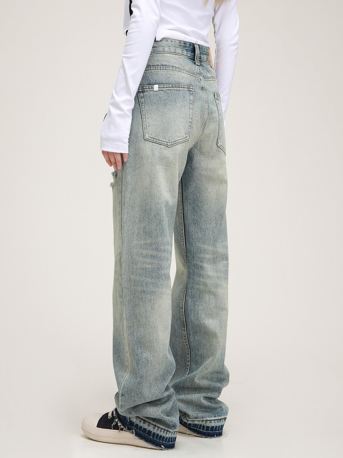 American straight-leg distressed jeans pants