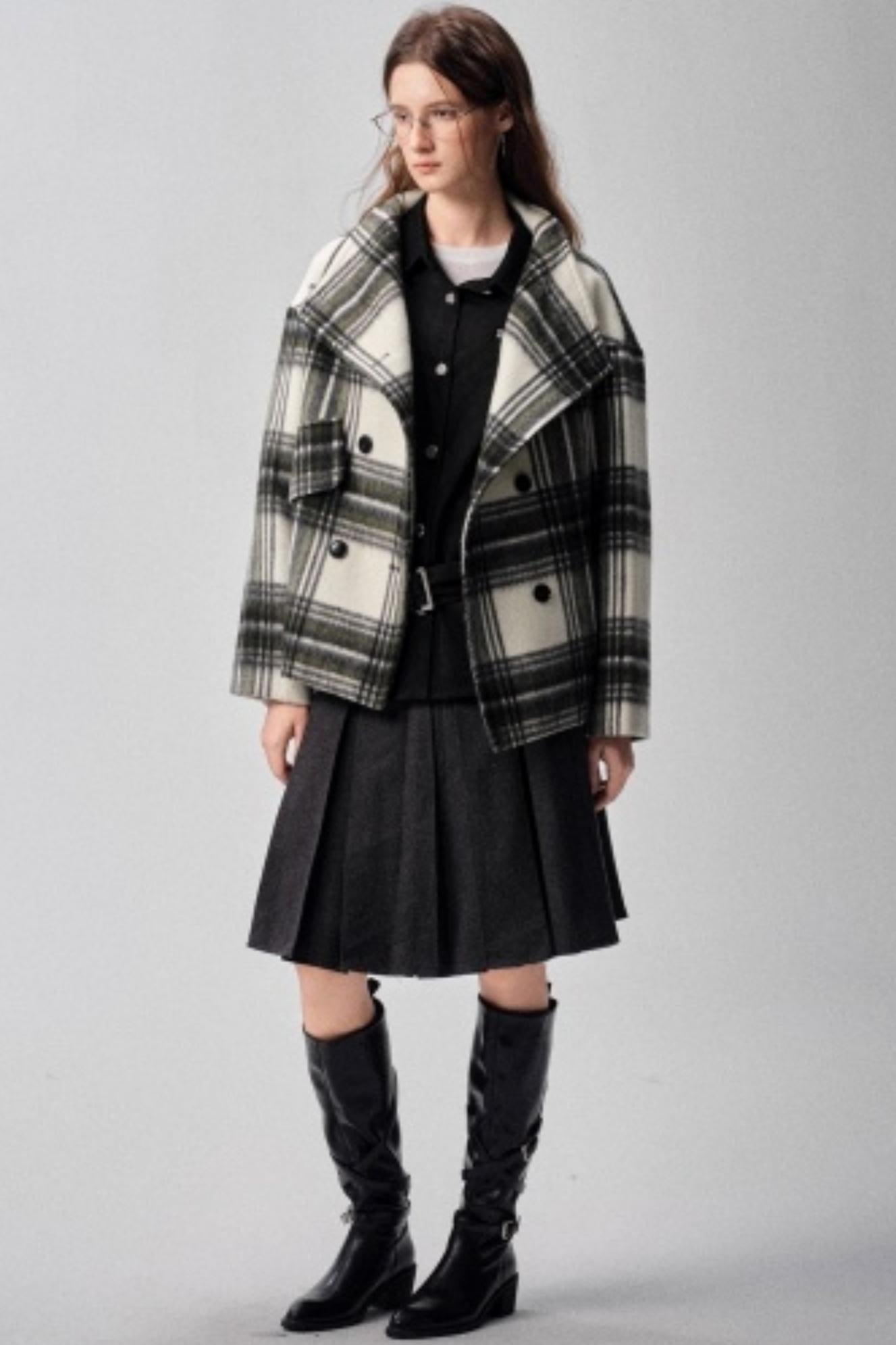 Large Lapel Plaid Woolen Coat