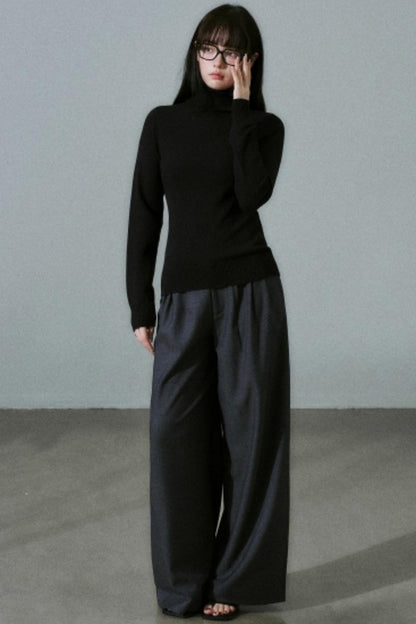 Versatile Elastic Turtleneck Sweater
