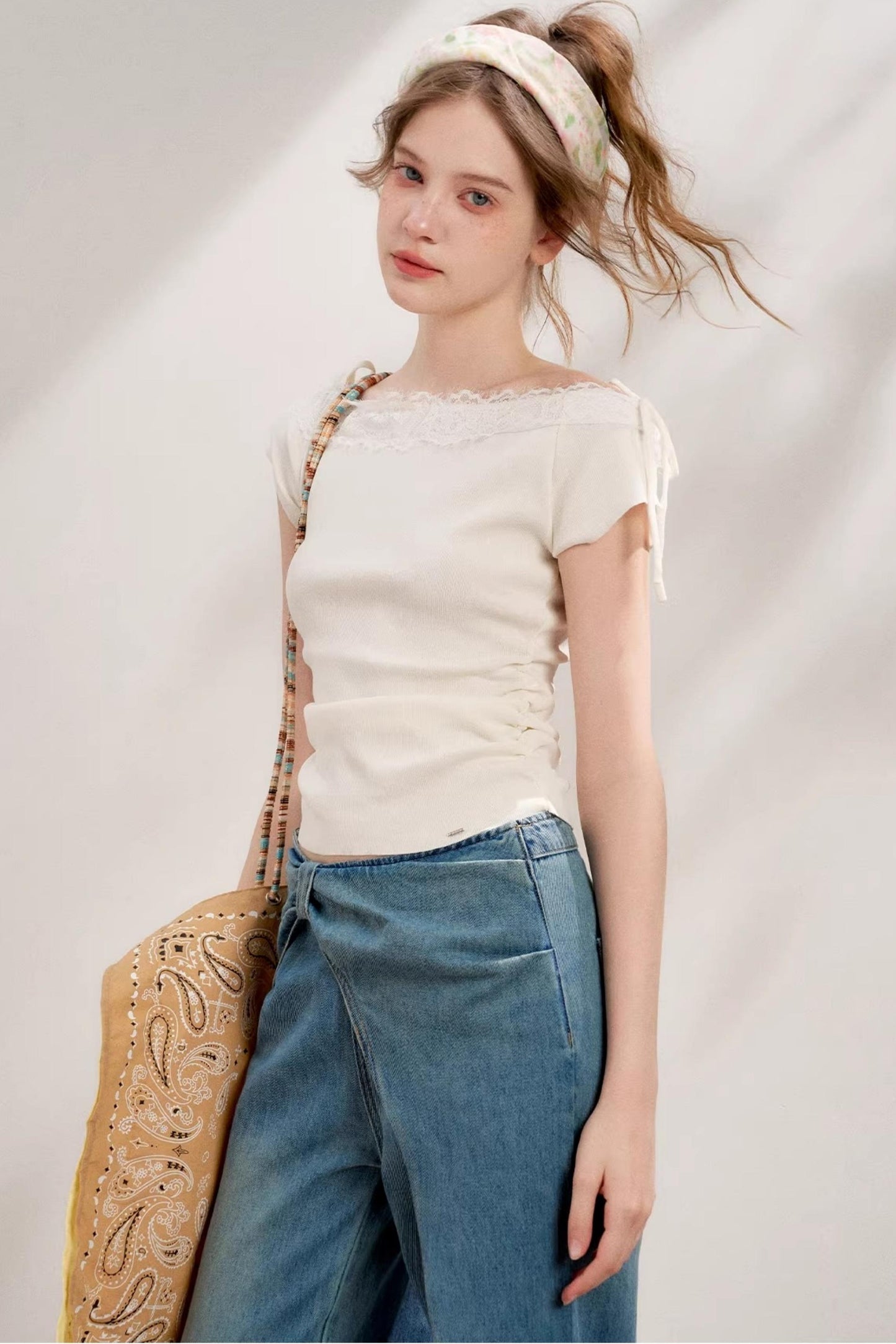 Bow-Detail Wide-Leg Jeans