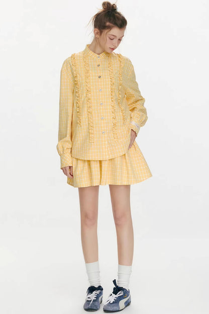 Gewebtes, geschwungenes Rüschenhemd