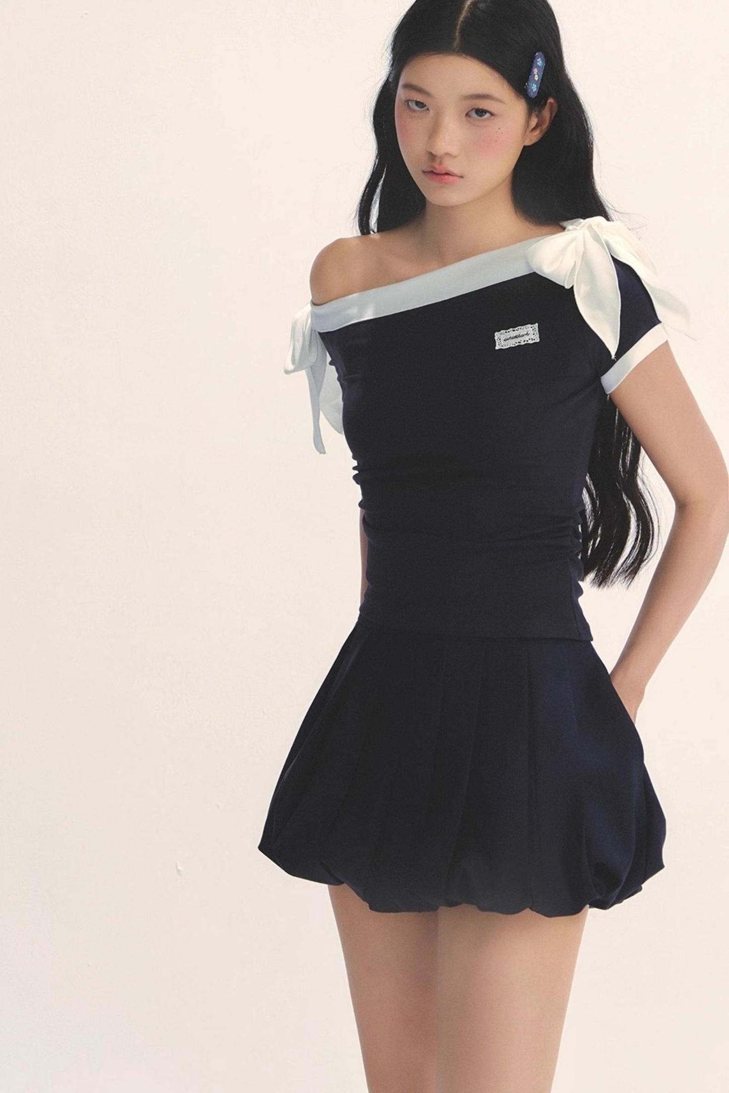 One-Shoulder Shaping T-Shirt