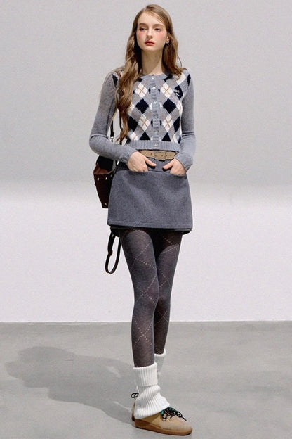 Collegiate Style Diamond Plaid Sweater