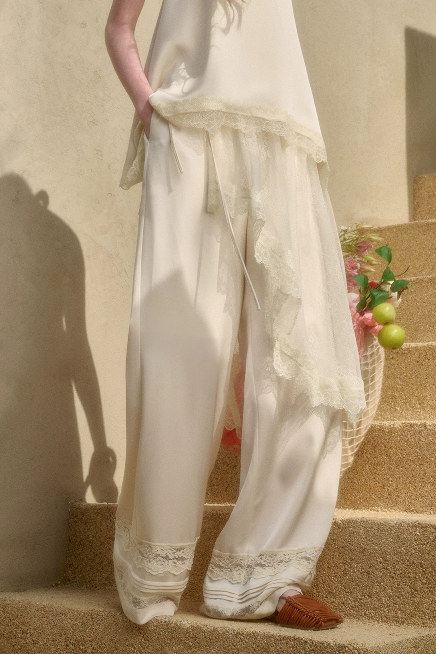 Conjunto de traje de satén de encaje de perlas