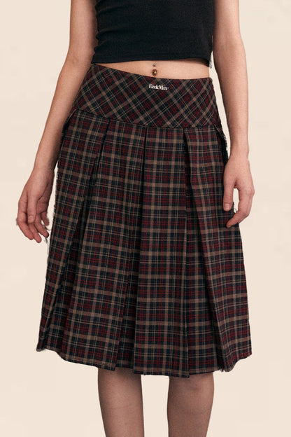 BLACK AND RED PLAID PLEATED SKIRT