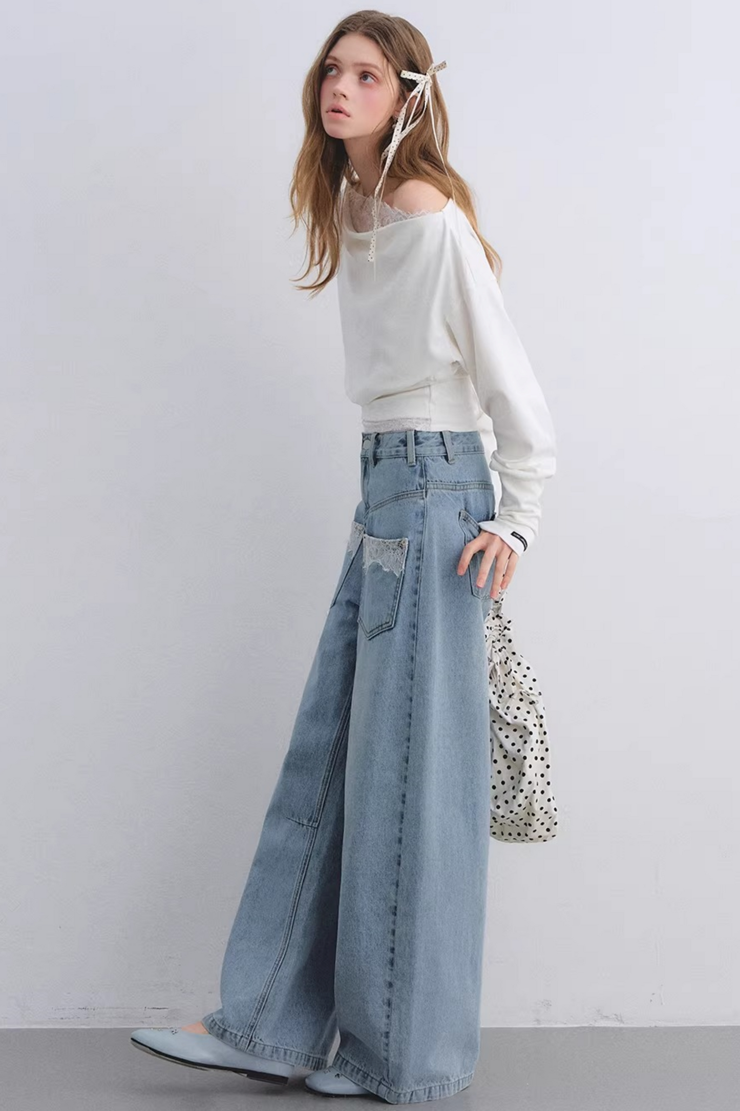 Off-Shoulder-Top mit Spitzeneinsatz