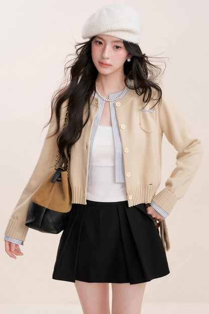 Chic Wool-Blend Cropped Cardigan