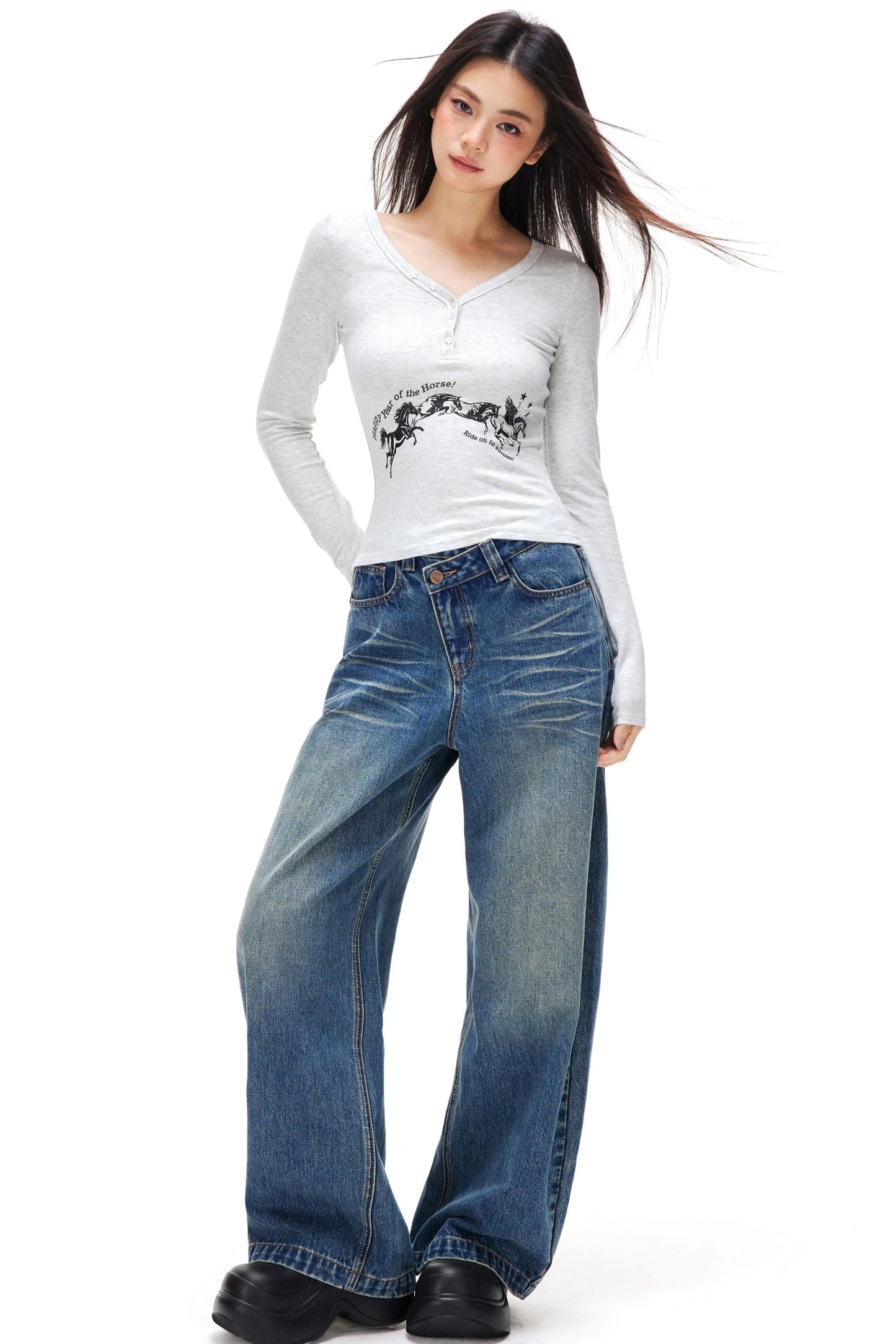 Star Shell Button Knitted Top