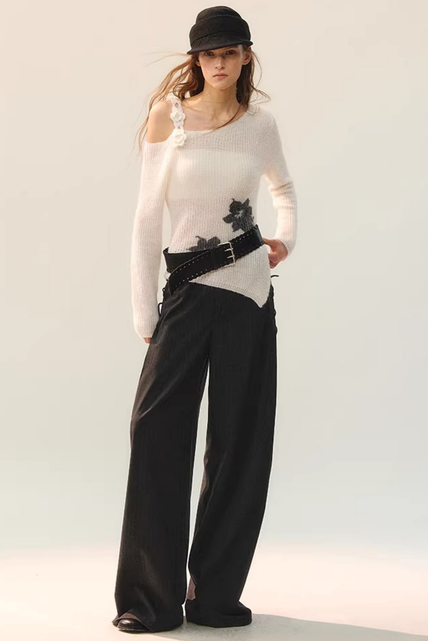 Pantalon large drapé à nouer sur le côté