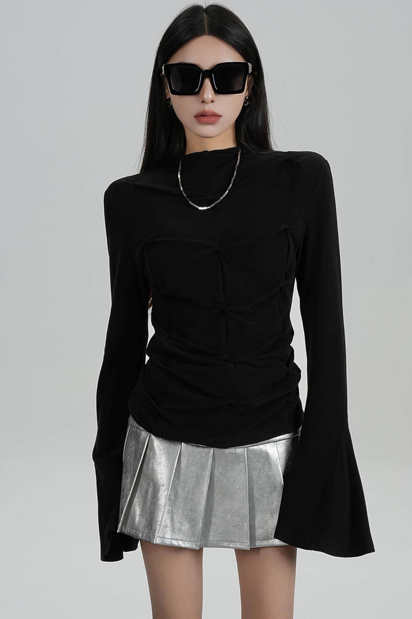 SRYSAME's design is slim, pleated, flared, long-sleeved, T-shirt, underneath, and top, a new autumn women's wear