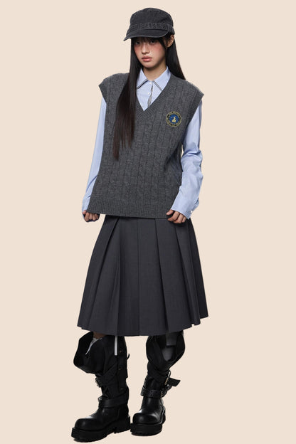 Twisted Flower V-Neck Knit Vest