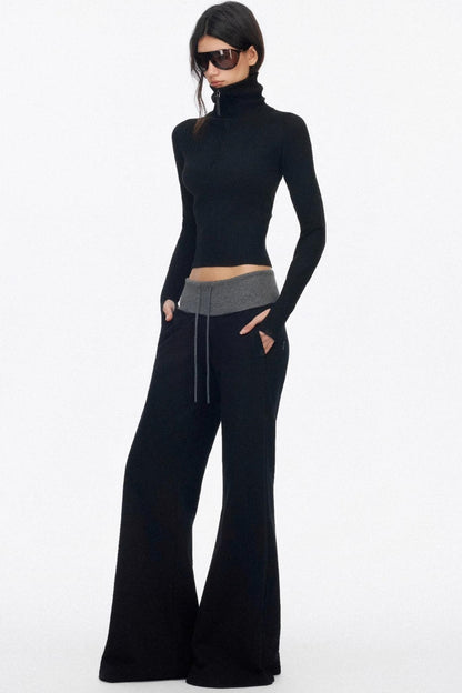 Half-Turtleneck Zip-Up Knitted Design Top