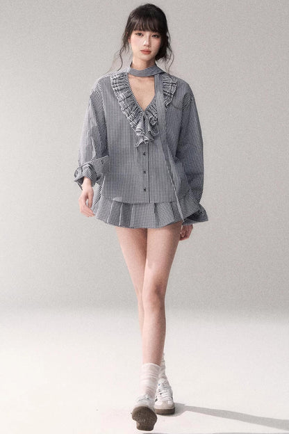 Ensemble chemise à carreaux bleus et dentelle