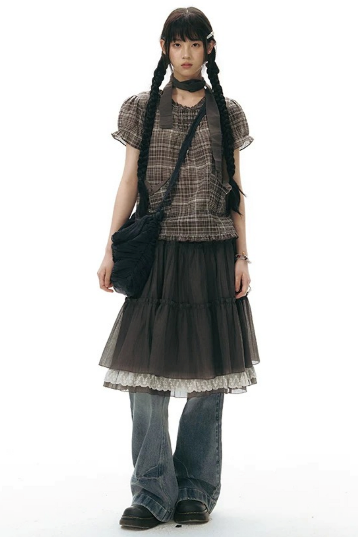 Conjunto de camisa y falda de cuadros con tapeta con volantes