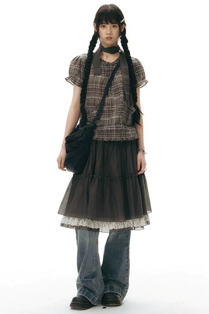 Conjunto de camisa y falda de cuadros con tapeta con volantes