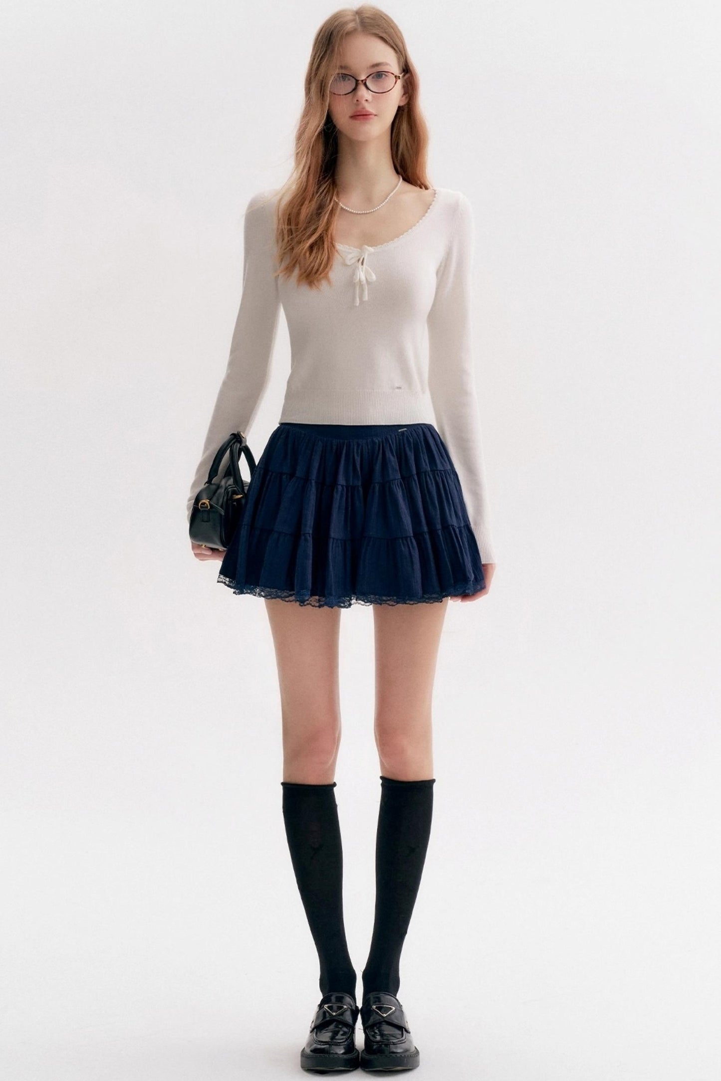 Bow Wavy Lace U-Neck Slim Top