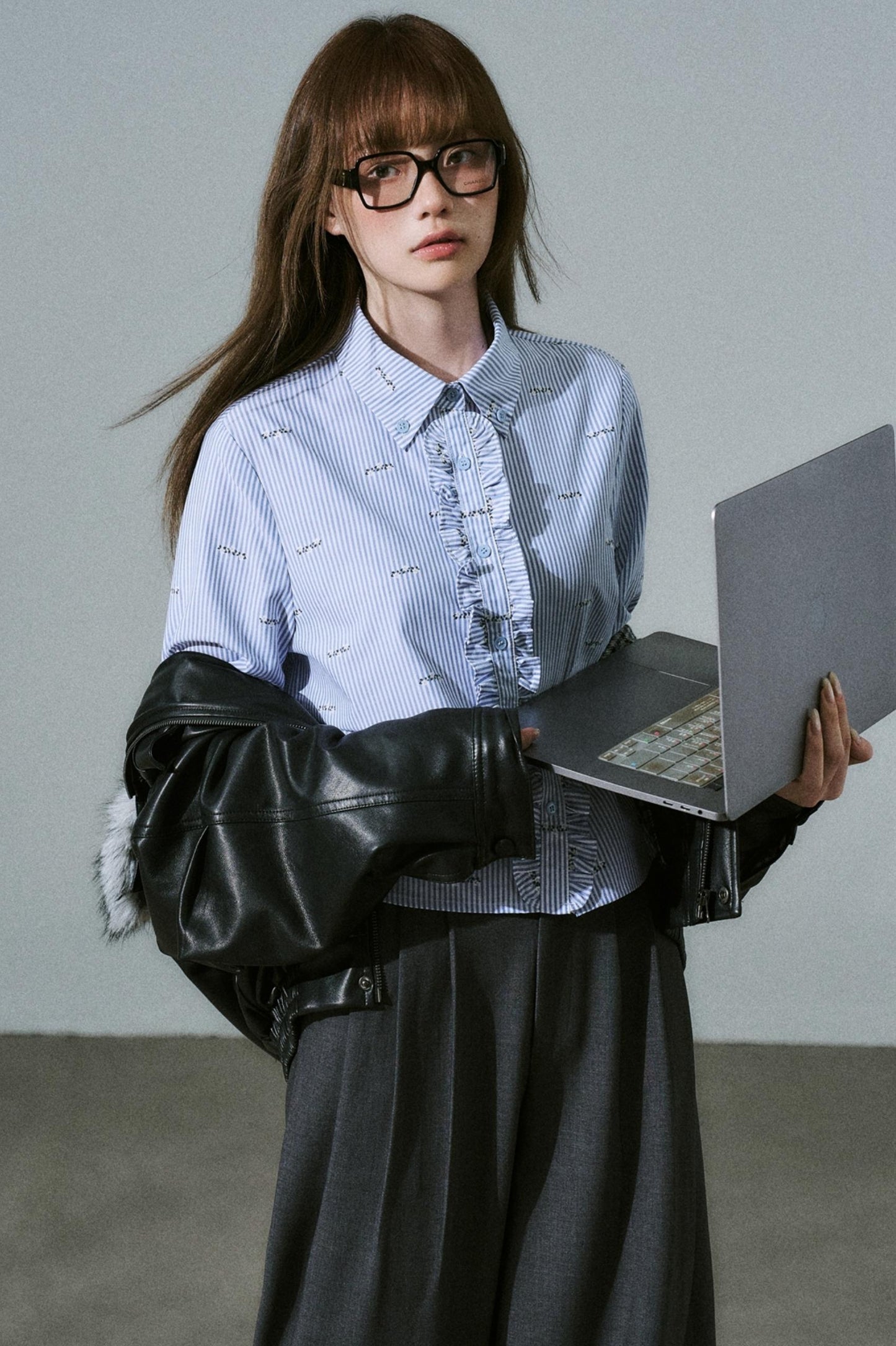 Soft Minimal Shoulder Top