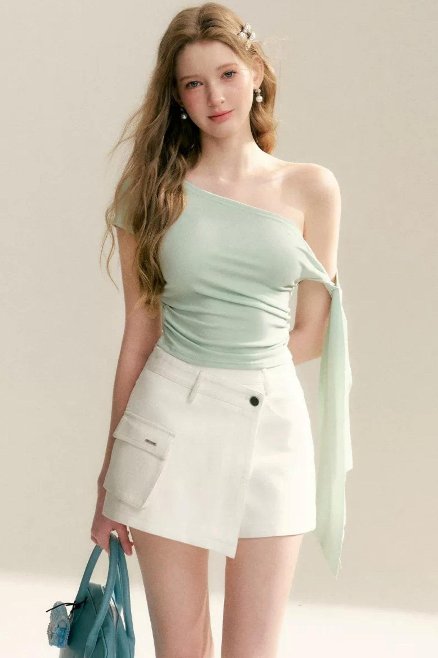 민트 트위스티드 오프숄더 탑 세트업