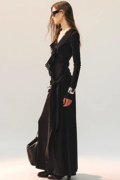 Spitzenkleid mit Schlitz