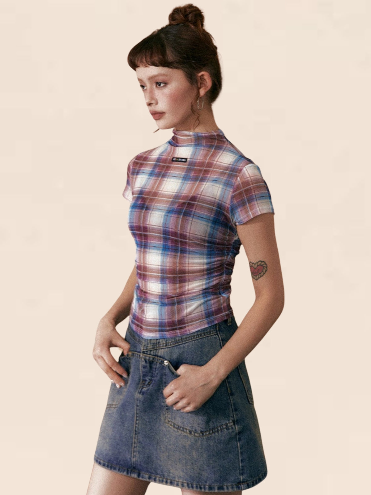 Short-Sleeved Round-Neck Fitted Top