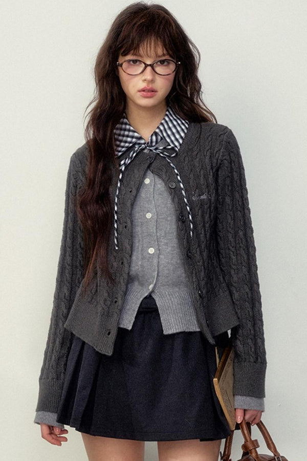 College Style Fake Two-Layer Sweater